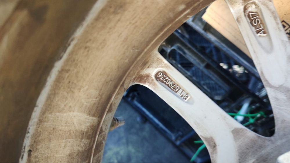Cztery alufelgi 16 do BMW, 5x120 7 ET31 w bardzo dobrym stanie
