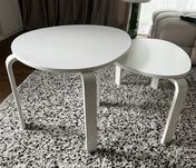 IKEA SVALSTA Stoliki 2 szt. biała bejca