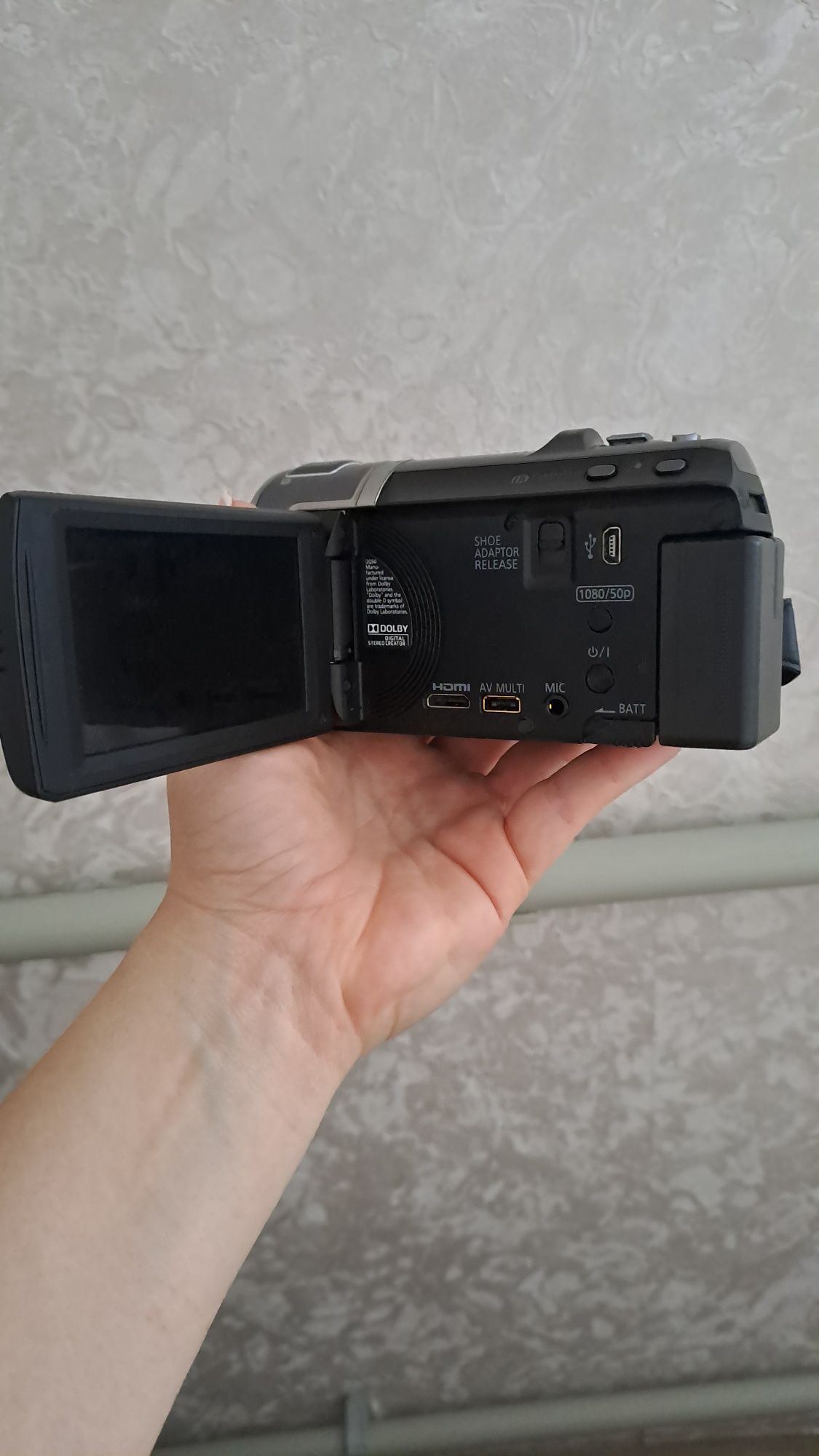 Відеокамера для блогера Panasonic HC-V700