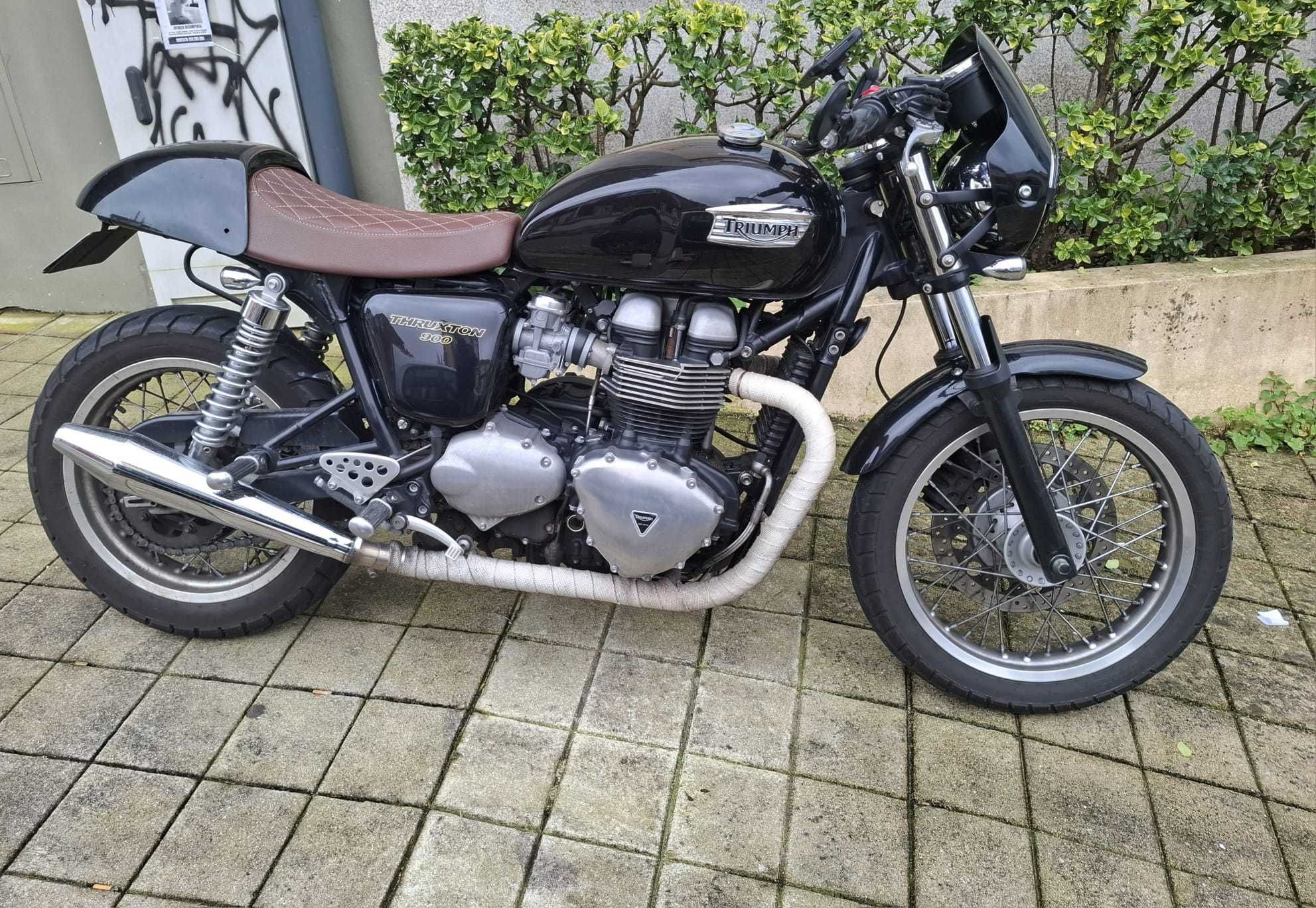 Triumph Thruxton 900