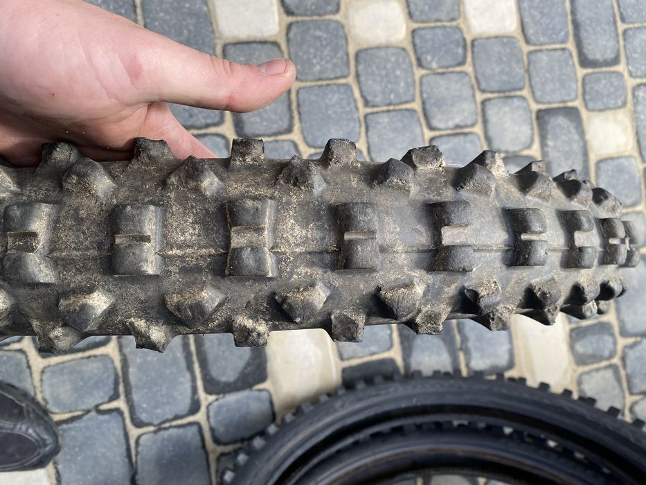 Продам ендуро резину