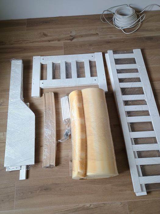 Łóżeczko dziecięce 80*160 drewniane z materacem i szufladą