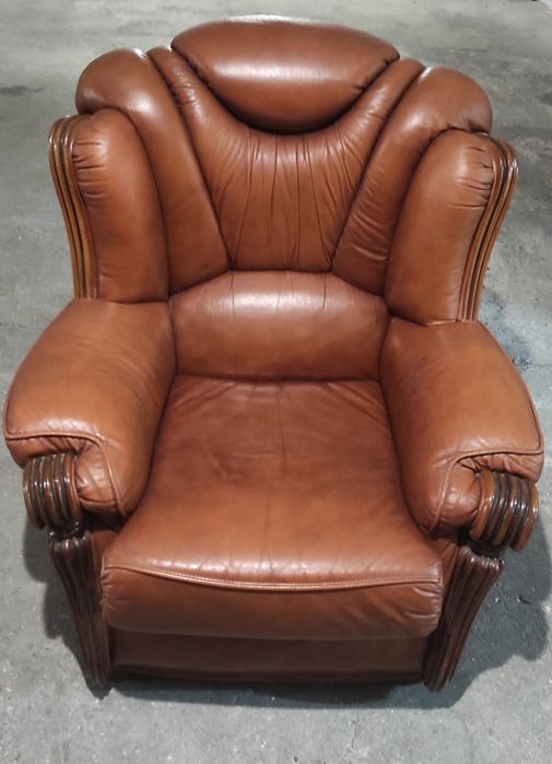 2 Sofas Poltronas em pele genuina excelente estado