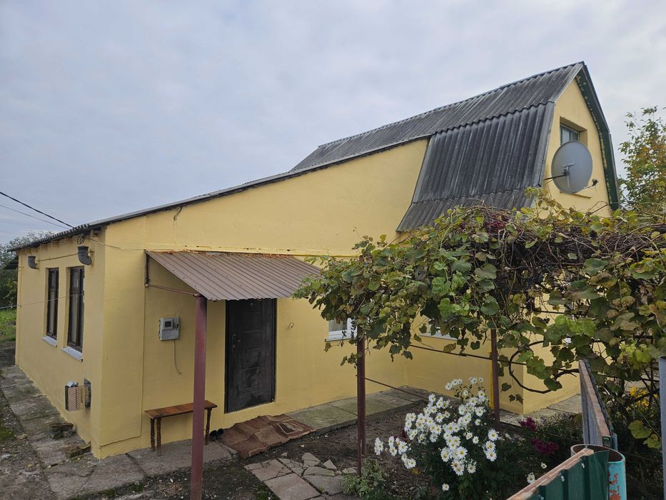 Продаж будинку 57 кв. м, з ділянкою 10 соток, 3 кімнати. с.Тарасівка