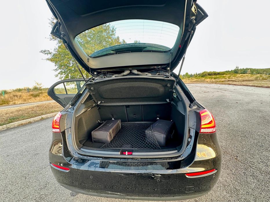 Mercedes Benz A250e (2022) com garantia da marca até 2027