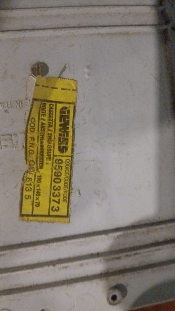 Caixa eléctrica em bom estado