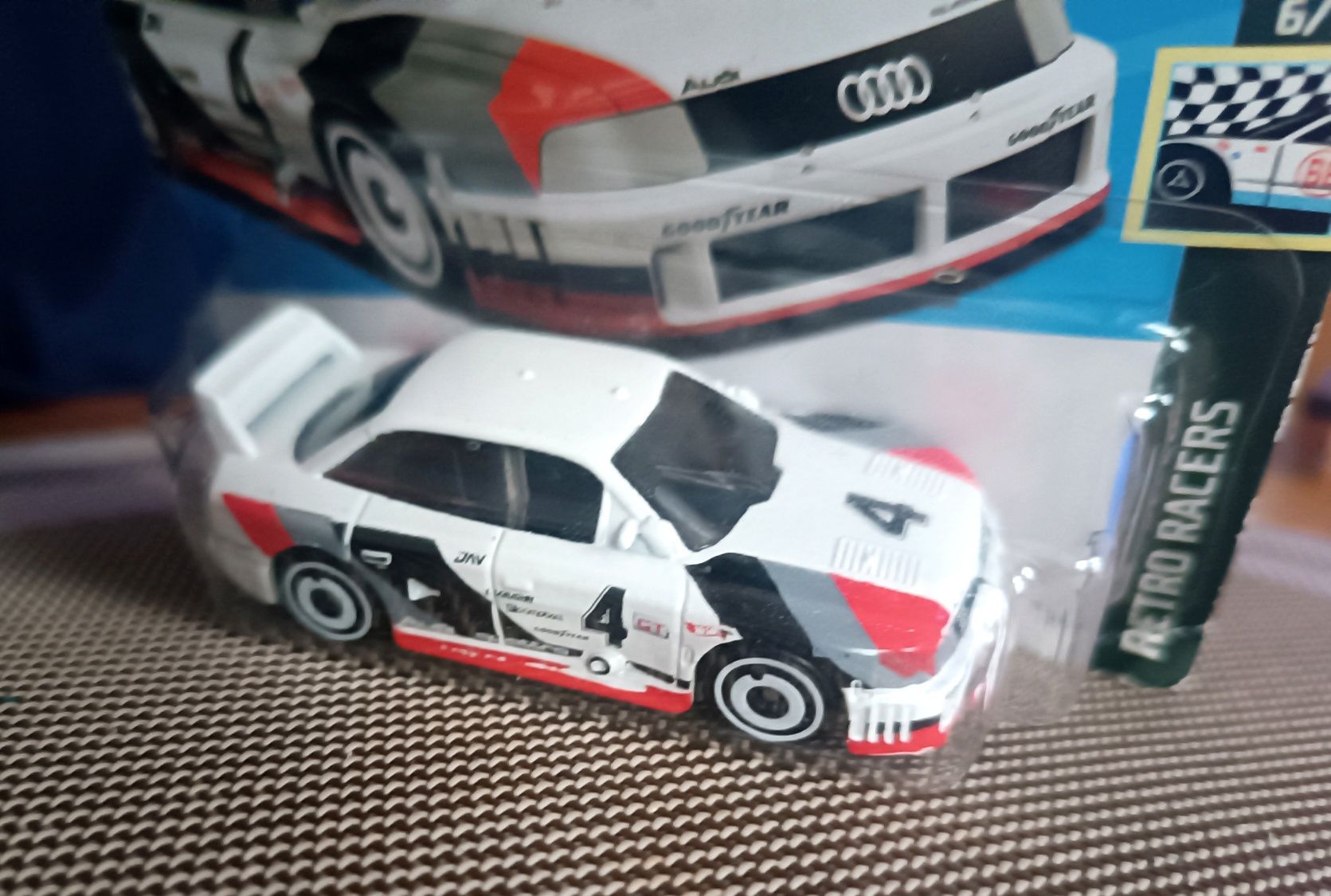 Hot Wheels - Audi 90 Quattro (Retro Racers)