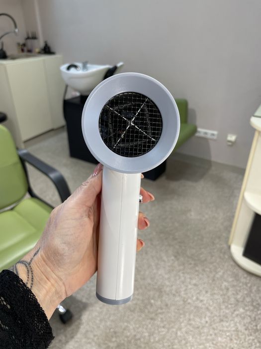 Фен бездротовий, сушить коли немає світла