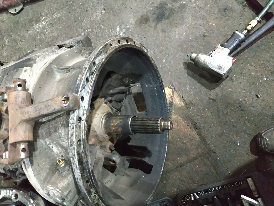 Продам коробку Рено Магнум В 18