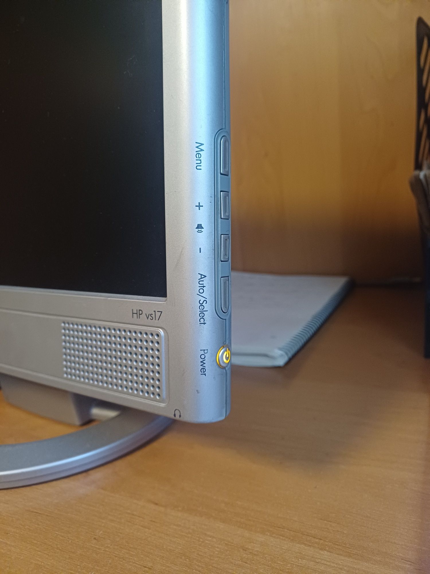 Монитор HP vs 17