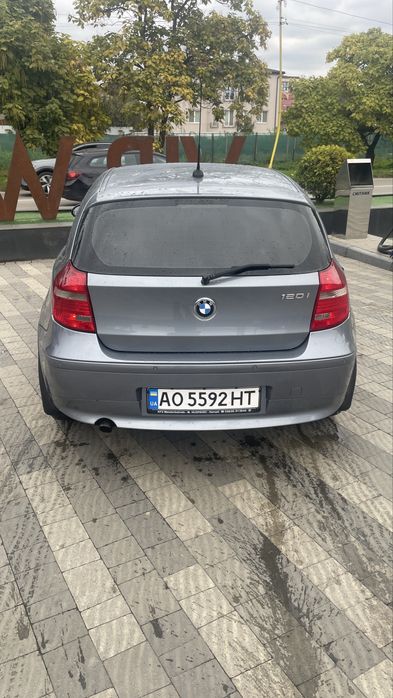 BMW E87 120i продам