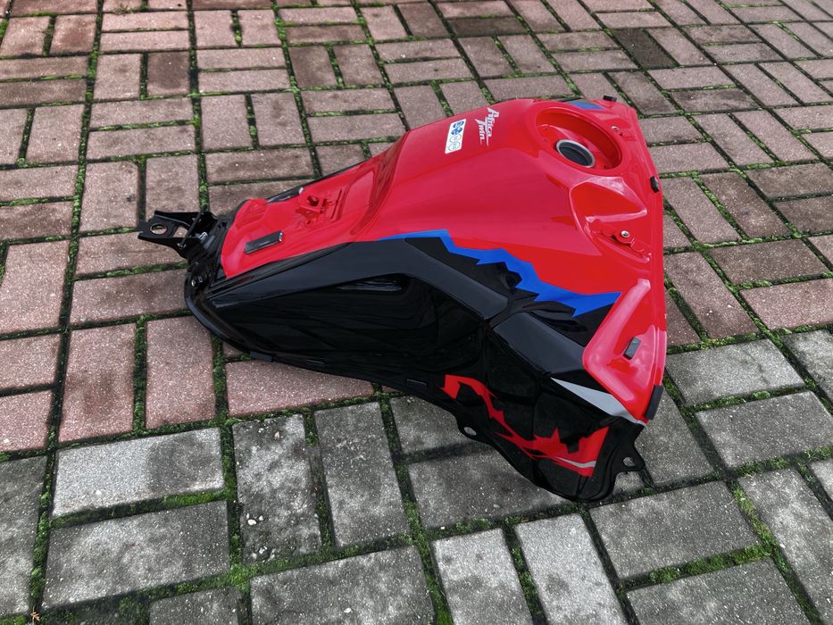 Uszkodzony Zbiornik paliwa bak Honda CRF1100 Africa Twin