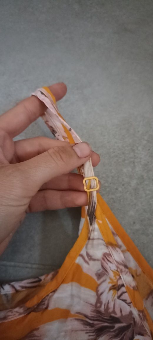 Letnia sukienka w kwiaty