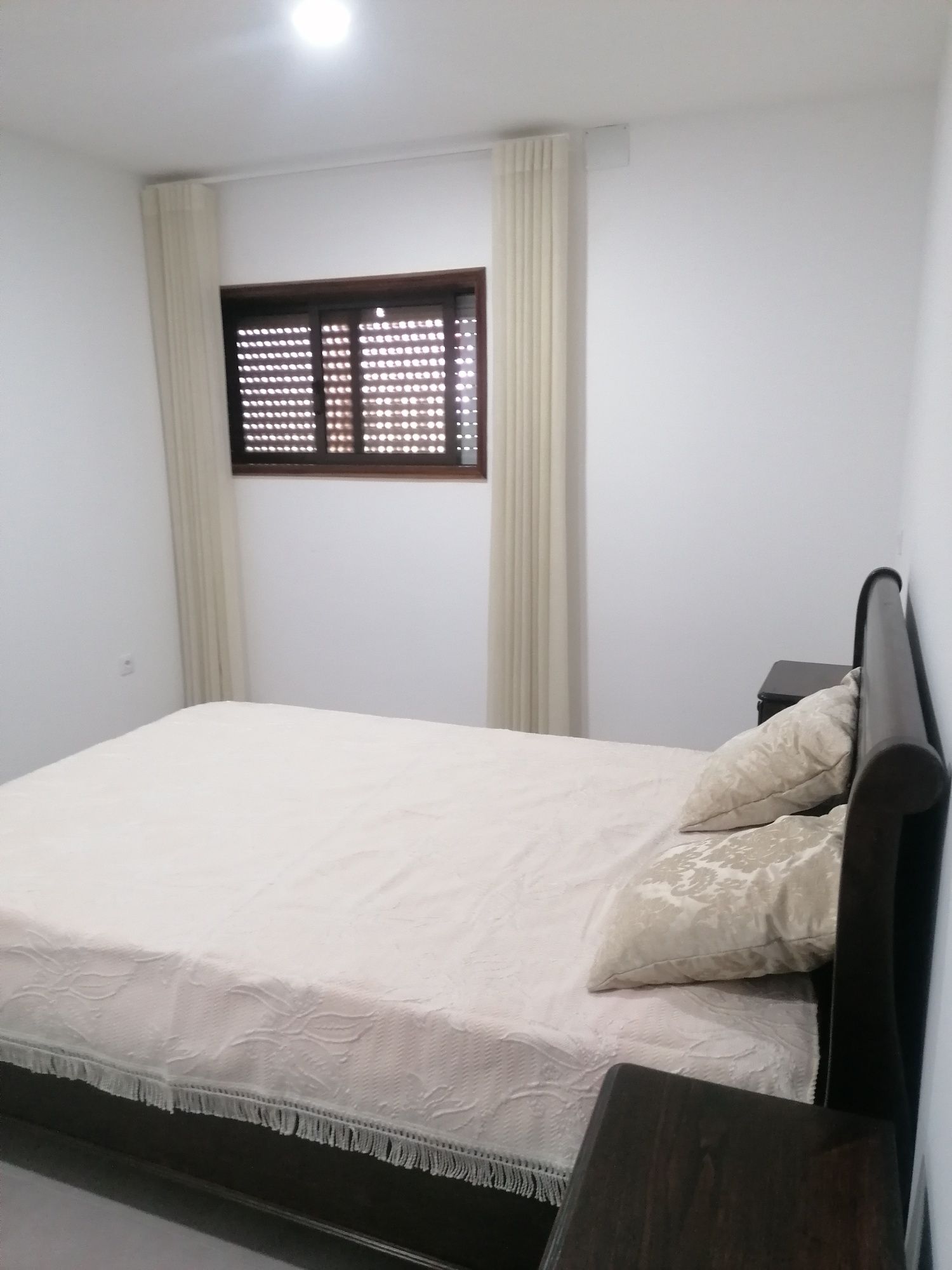Quartos para casal, Rua badén Powell 94 Nogueira do Cravo, pindelo