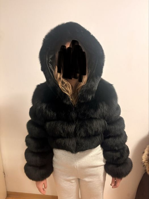Krótkie czarne naturalne futro z lisa