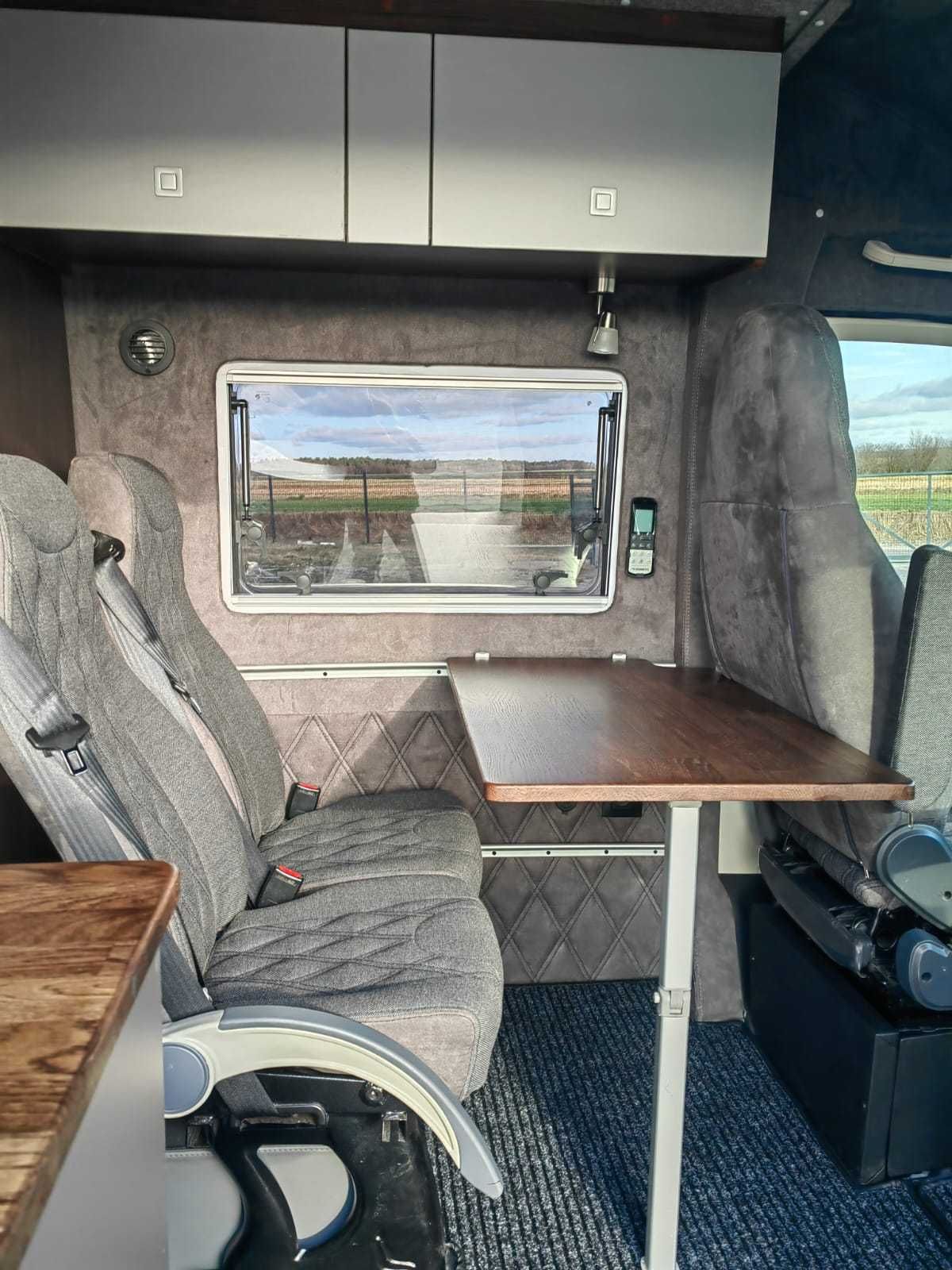 Wynajem Campervan Fiat Ducato Kamper 4 osobowy 2 łóżka osobne Isofix
