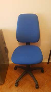 Cadeiras com e sem rodas de escritorio