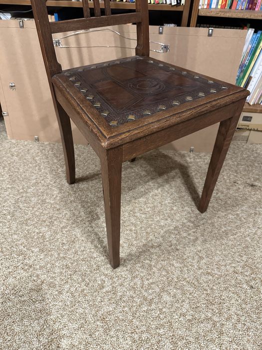 Cadeira antiga restaurada