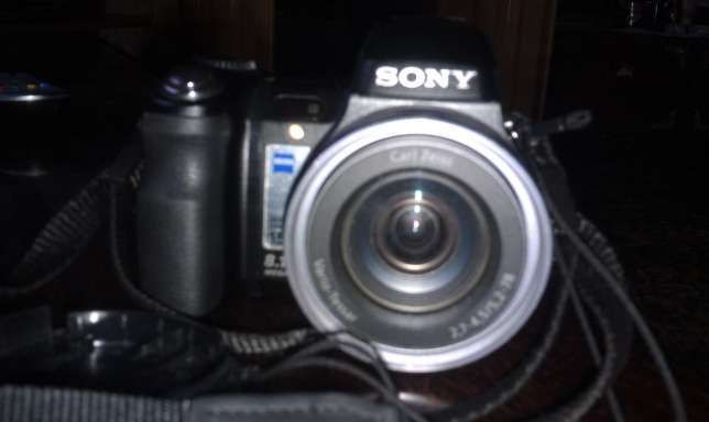 Продам фотоаппарат полупроф. SONY H7