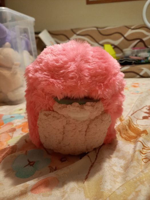 Brinquedo a pilhas que fala rizby