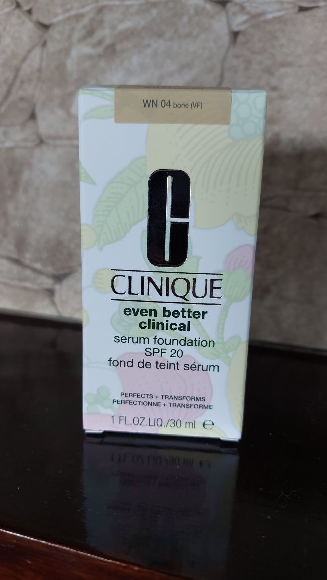 Podkład fluid do twarzy Clinique Even Better Clinical WN04 Bone