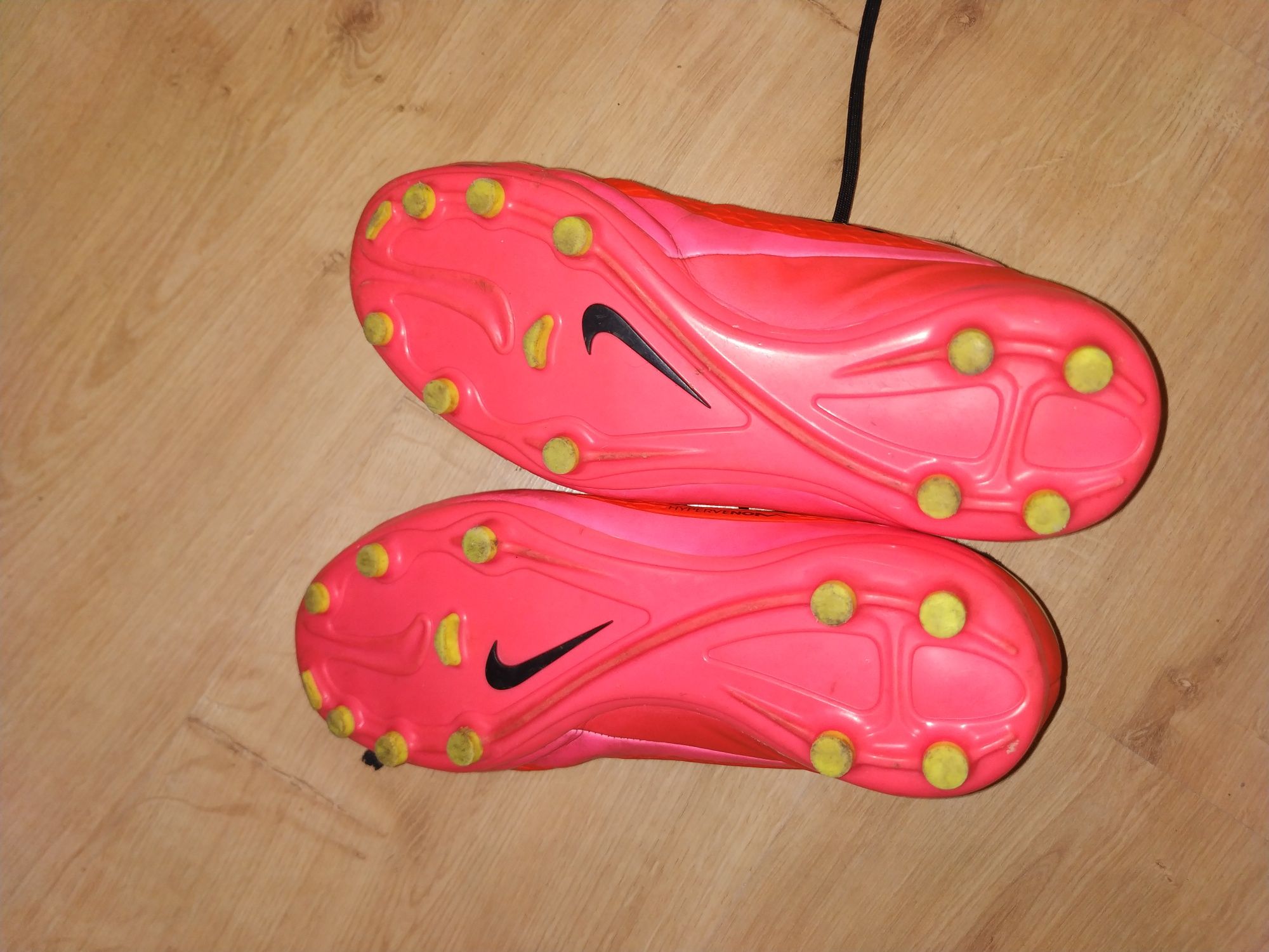 Buty dla dzieci do gry w piłkę, korki Nike