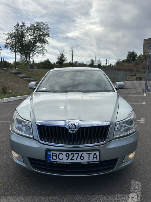 SKODA OCTAVIA A5  1.6 mpi газ/бензин