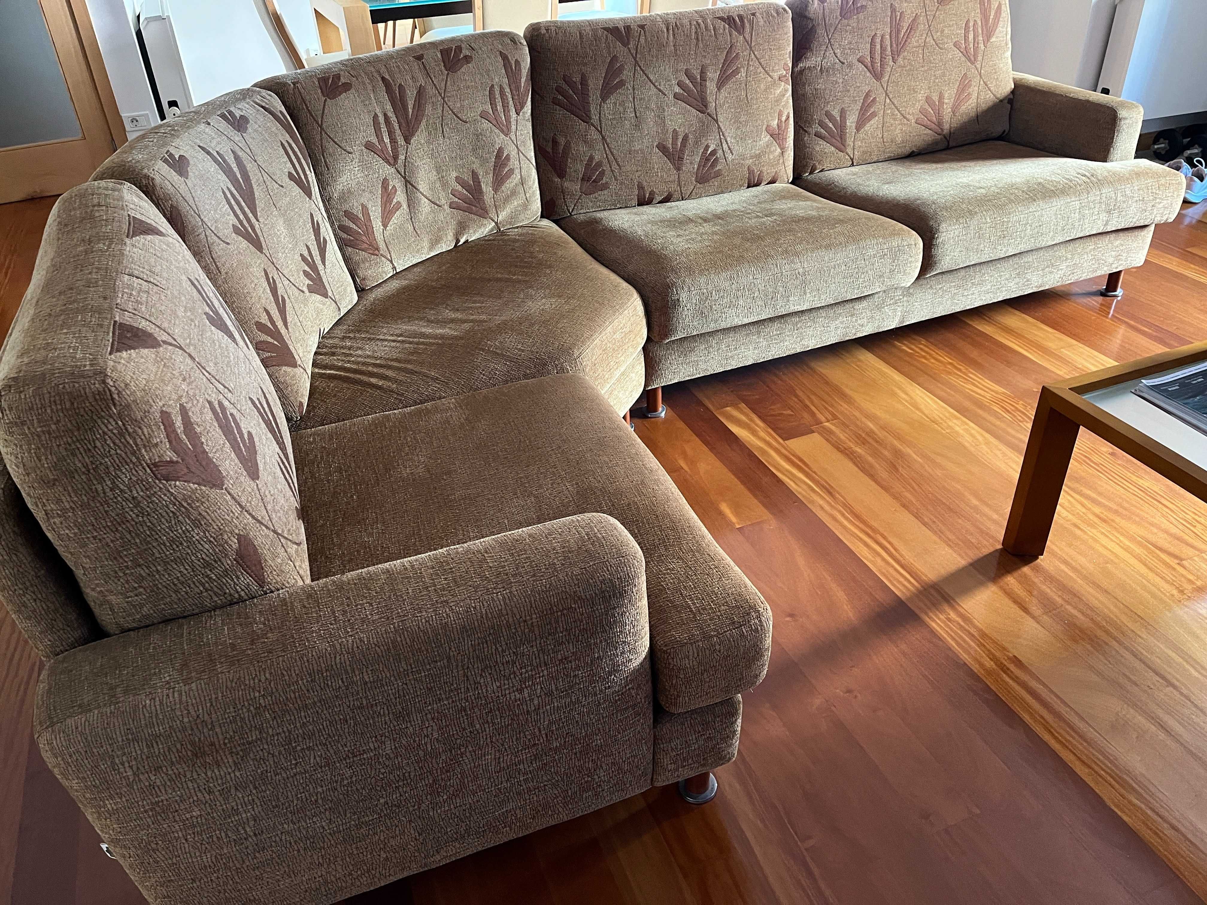 Sofá Milani de Canto com Chaise Longue - 3m - Castanho - Excelente
