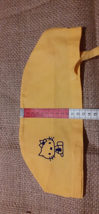 Żółty czepek z nadrukiem, bawełniany, nowy