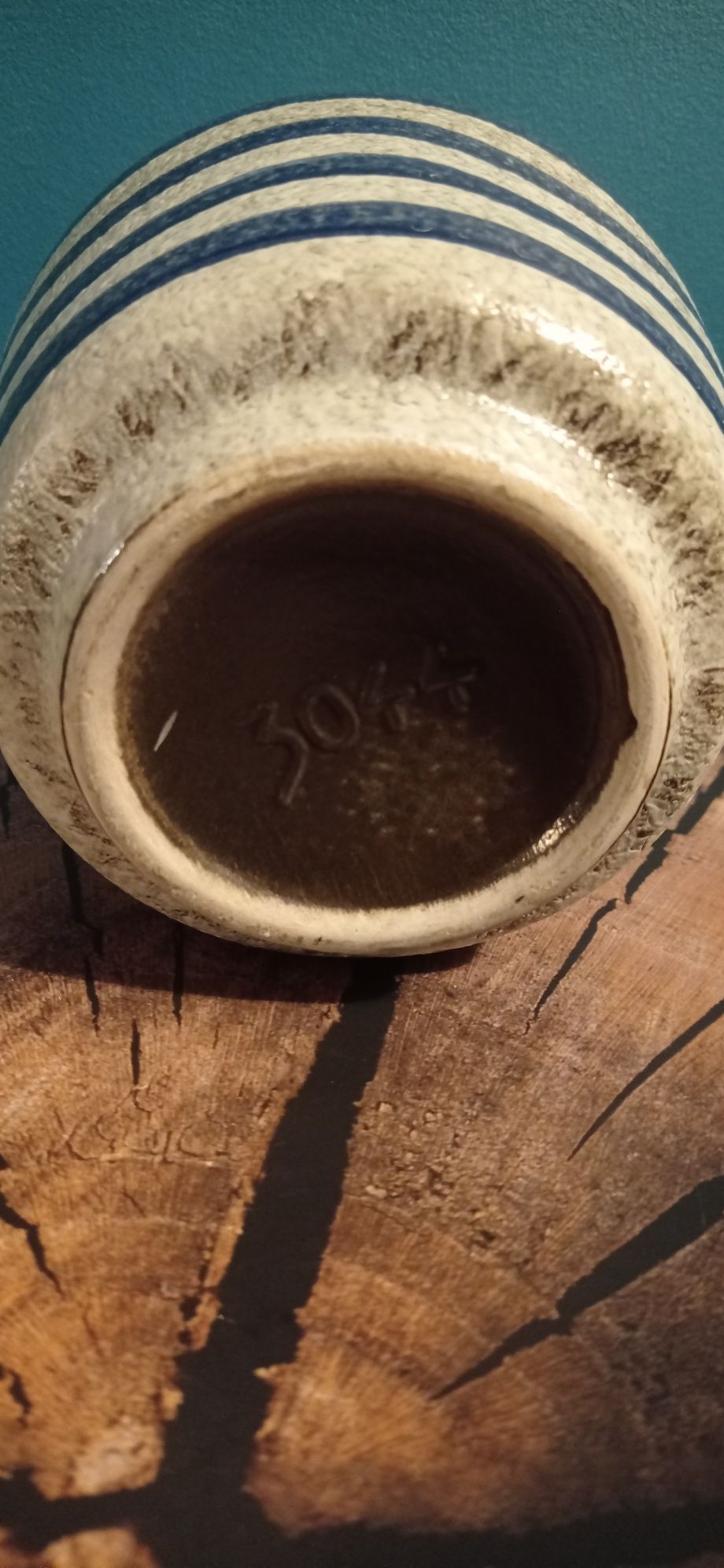 DDR wazon ceramiczny w granatowe paseczki sygnowany nr 3044