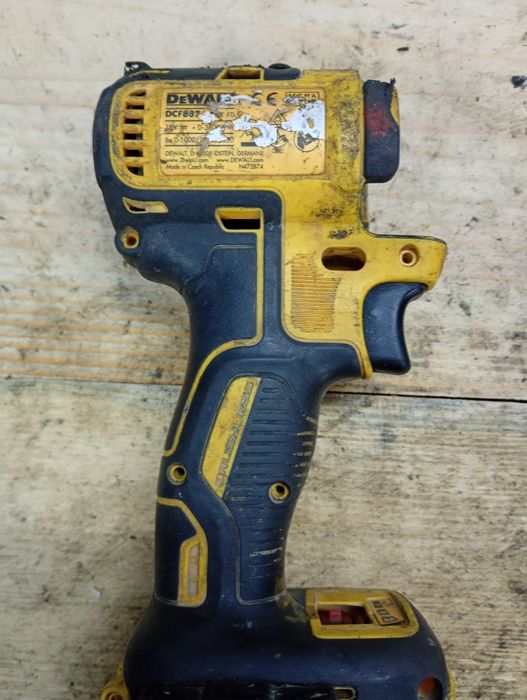 DeWalt dcf887 elektronika silnik