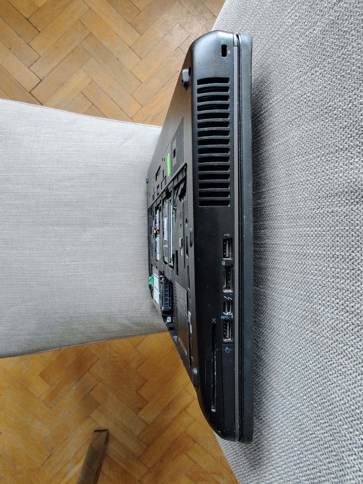 Na części laptop HP G2 17 cali