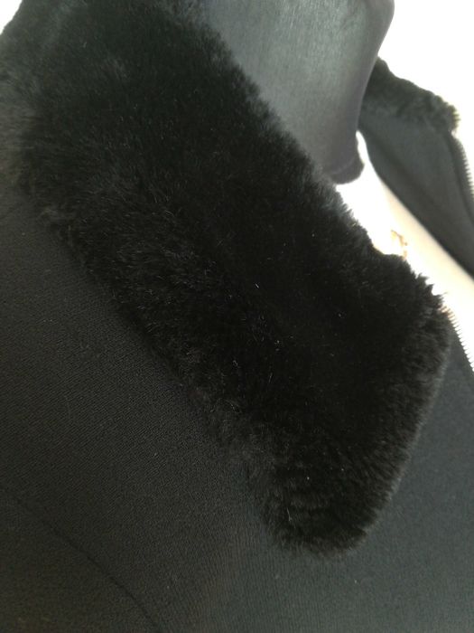 Kurtka damska żakiet czarny z futerkiem francuski szyk i produkcja