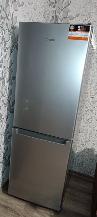Холодильник новий