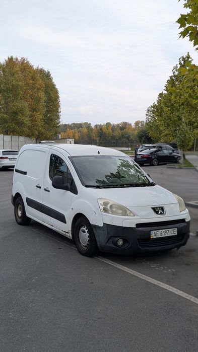 Продам Peugeot Partner 2011 Срочно! Торг