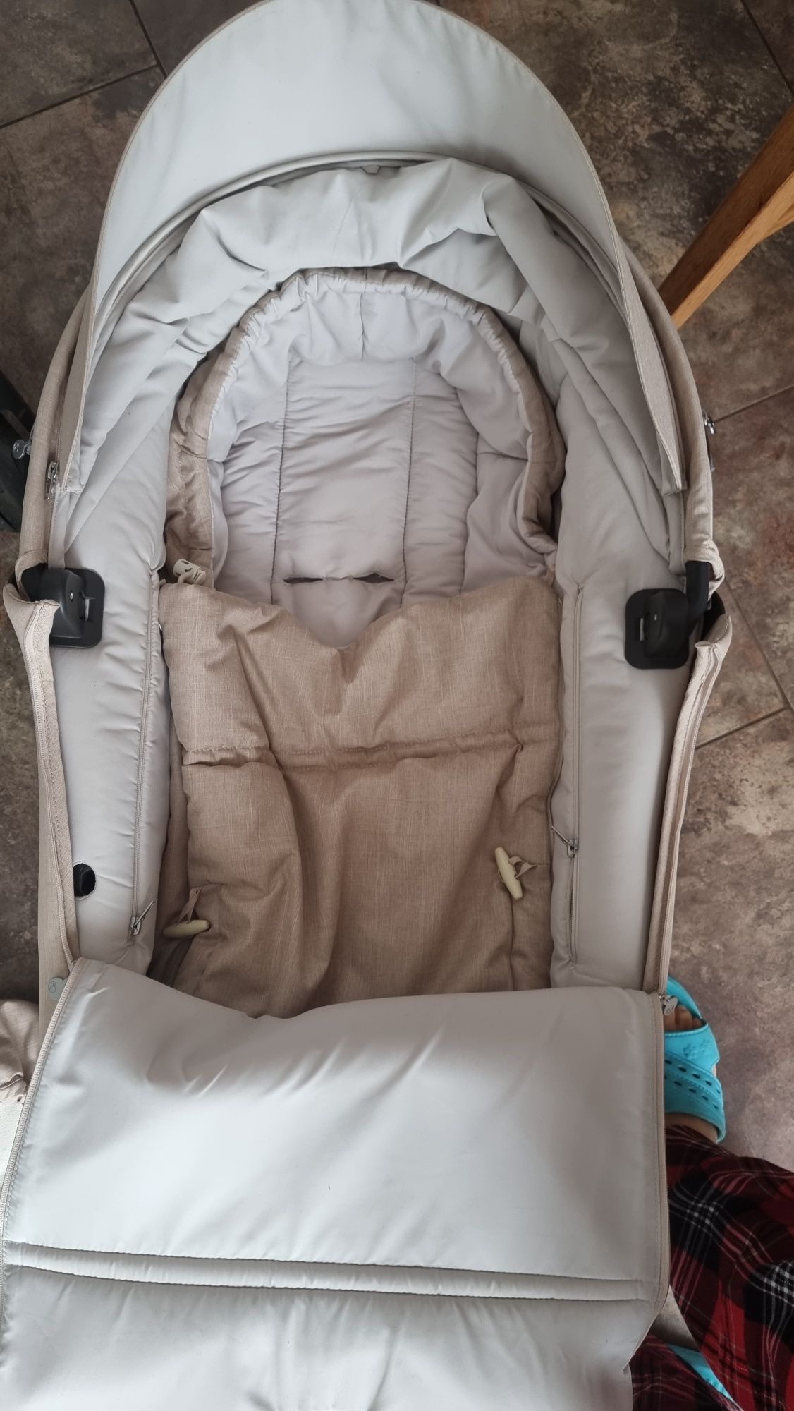 Продам  коляску Stokkе Trailz 2в1 в кольорі  Beige Melange