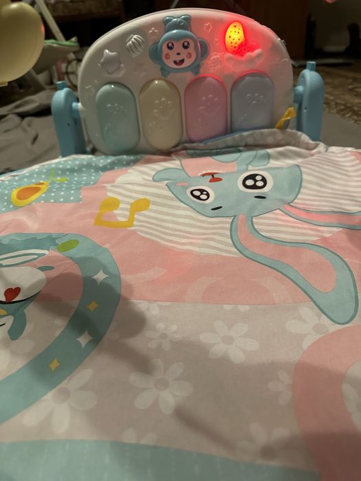 Розвиваючий дитячий килимок