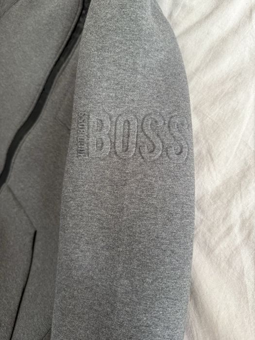 Casaco cinzento escuro da Hugo Boss