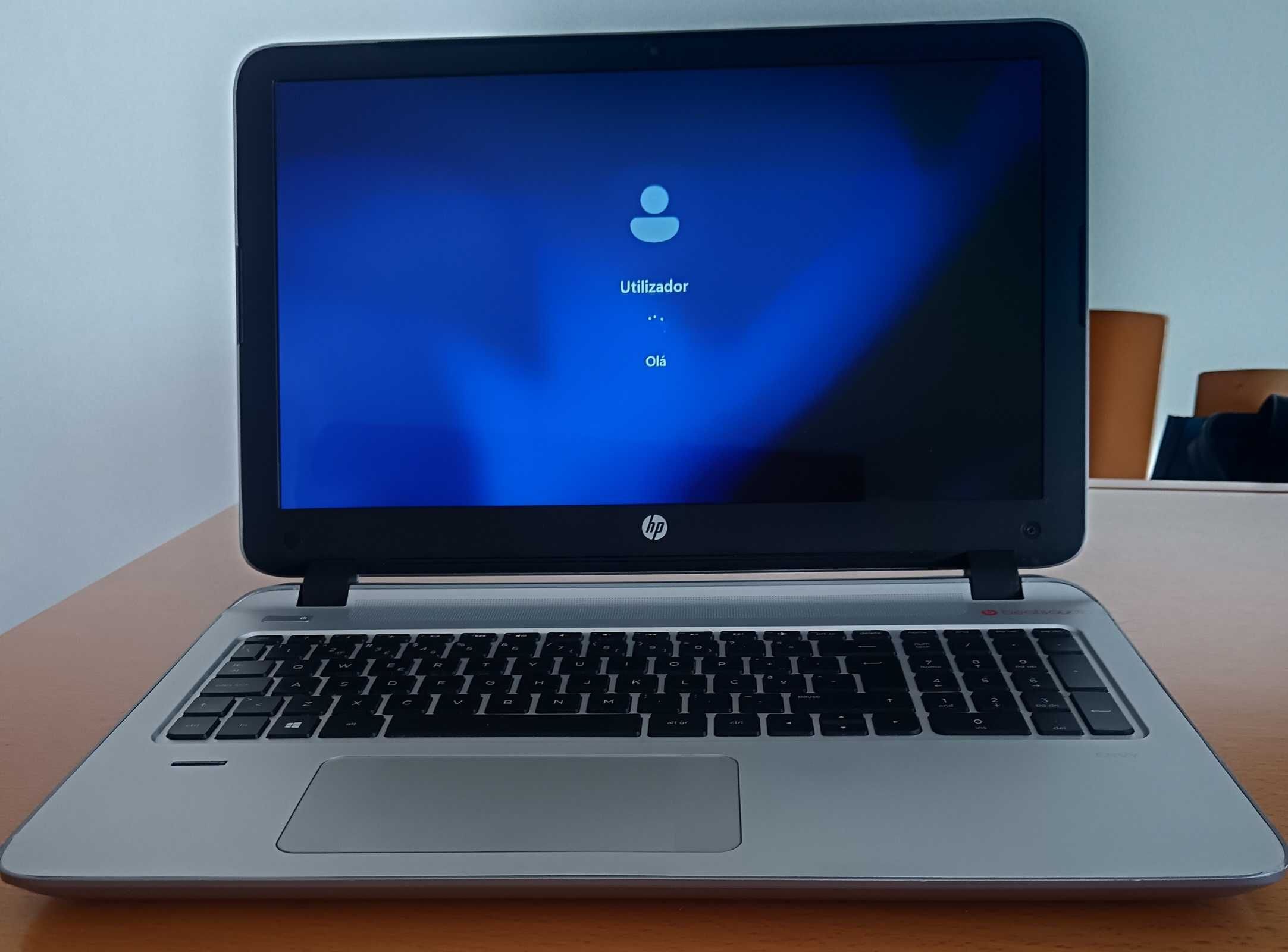 HP Envy 15-p228nf em muito bom estado estético e funcional.