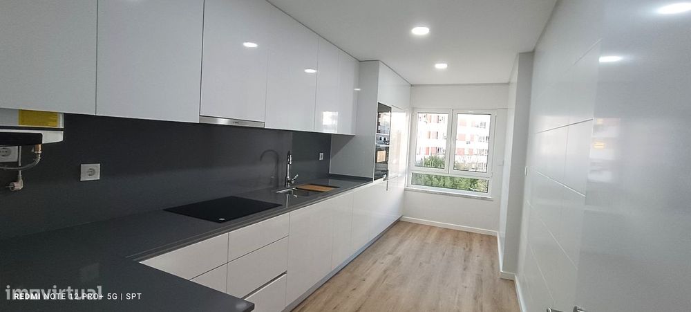 Quinta da Piedade T3 Remodelado 1ºAndar c/Parqueamento