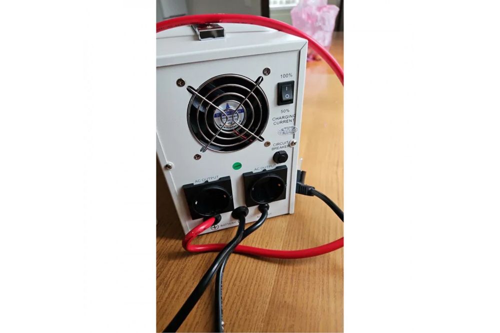 ДБЖ Інверторне джерело безперебійного живлення