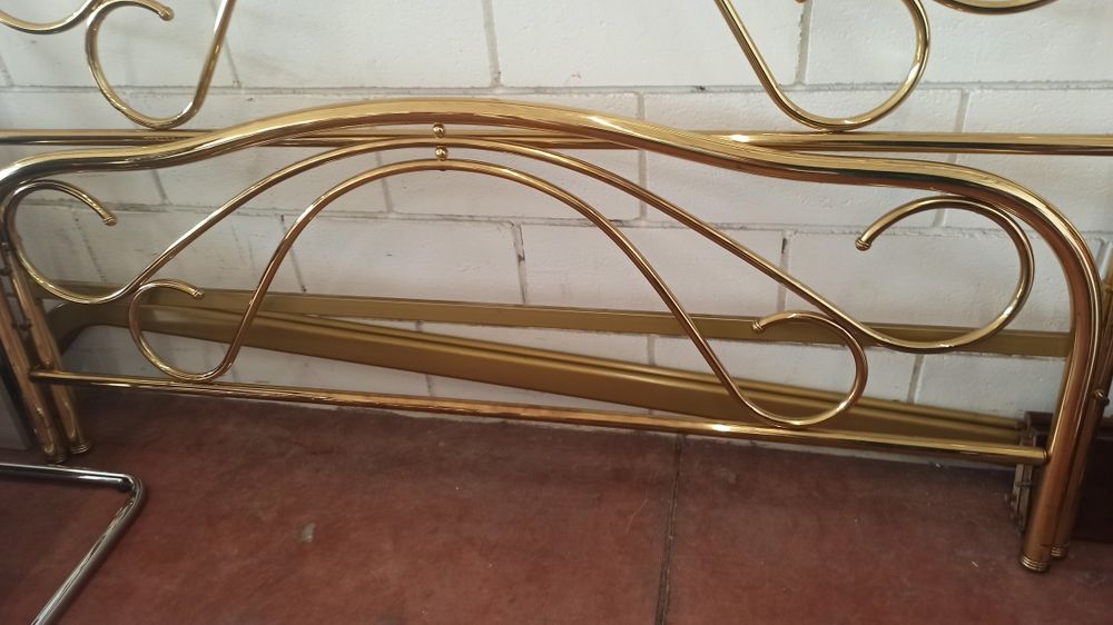 Антикварная кровать. Бронзовая кровать