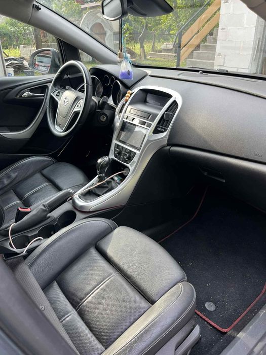 Opel Astra J 2010