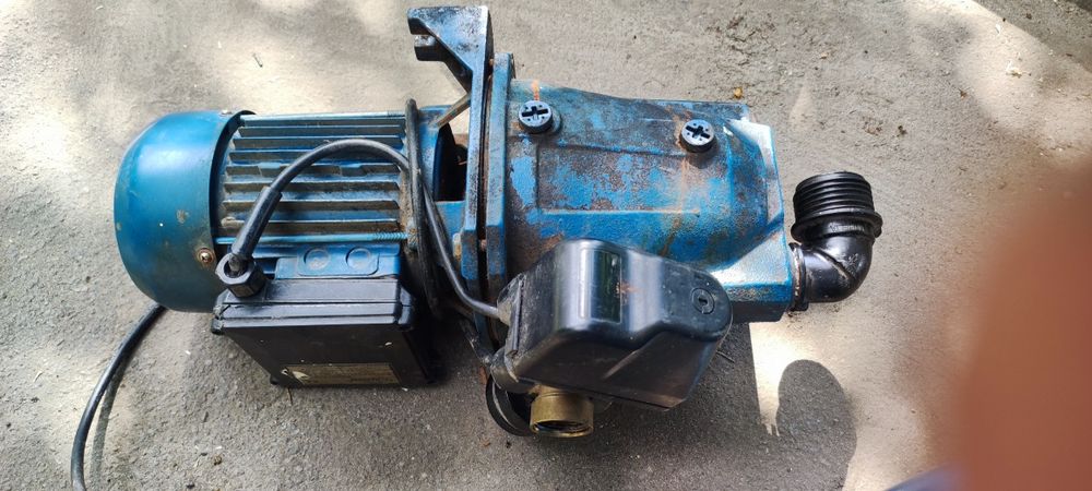 Насос водяной помпа