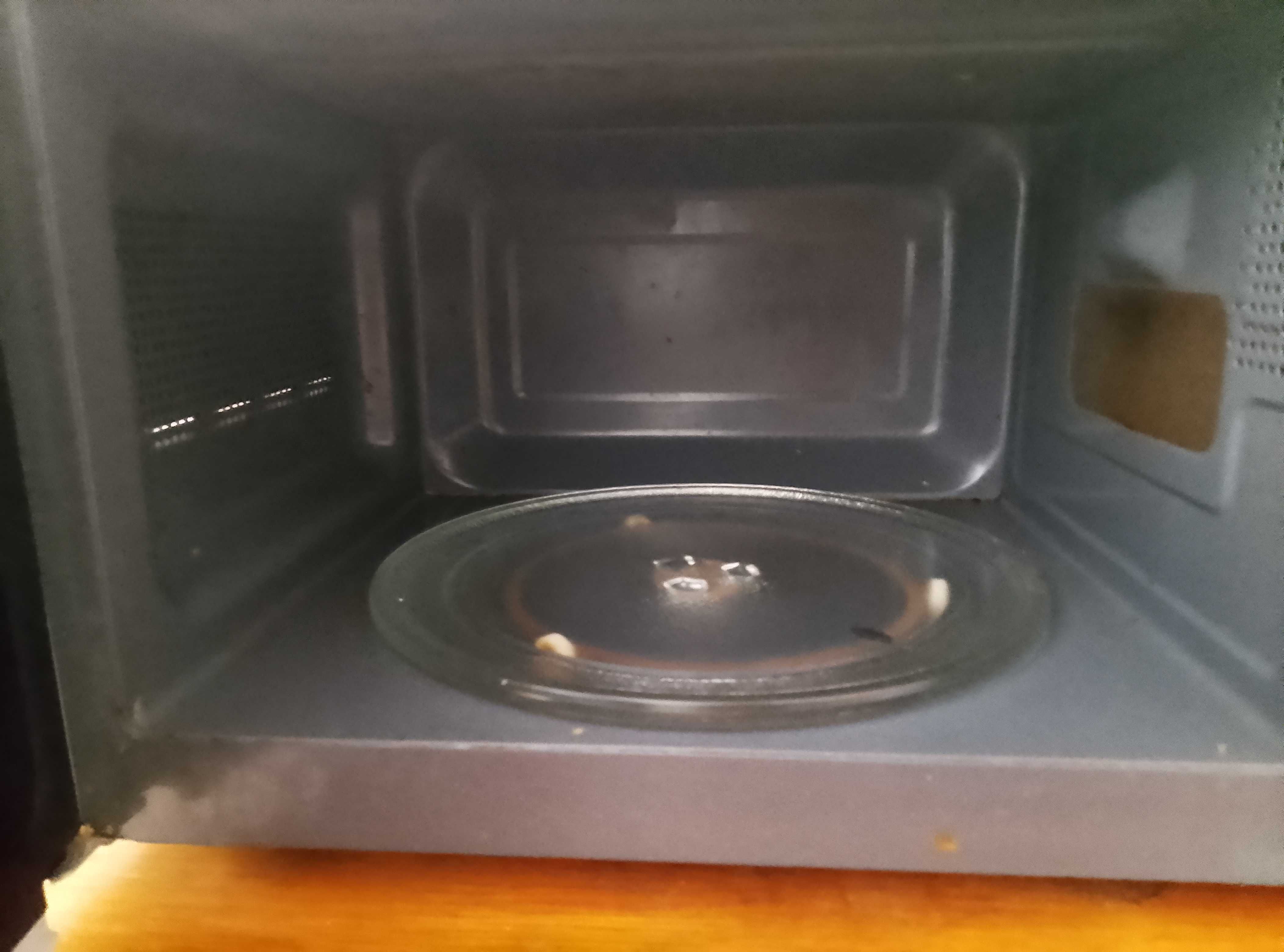 Maquina de lavar loiça e microondas
