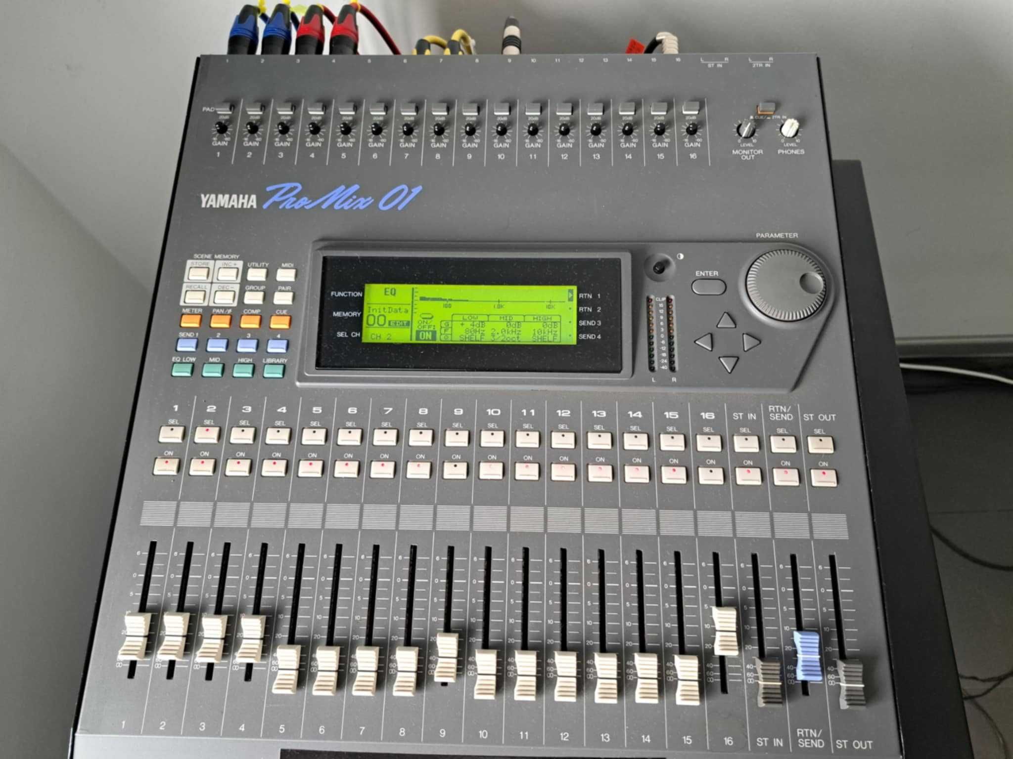 Mikser Yamaha Programmable Mixer 01