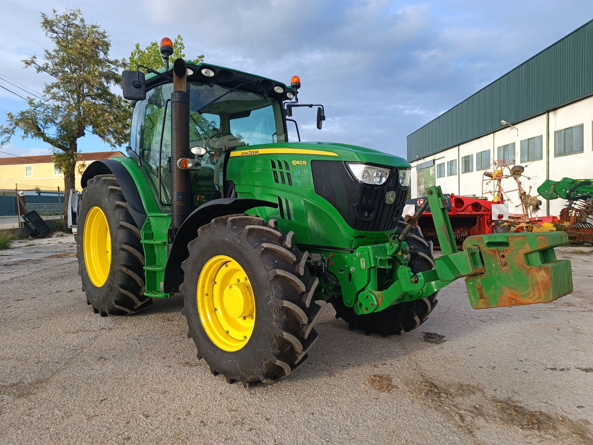 John Deere 6140R