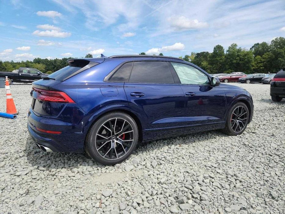 2023 Audi SQ8 чекає на відправлення