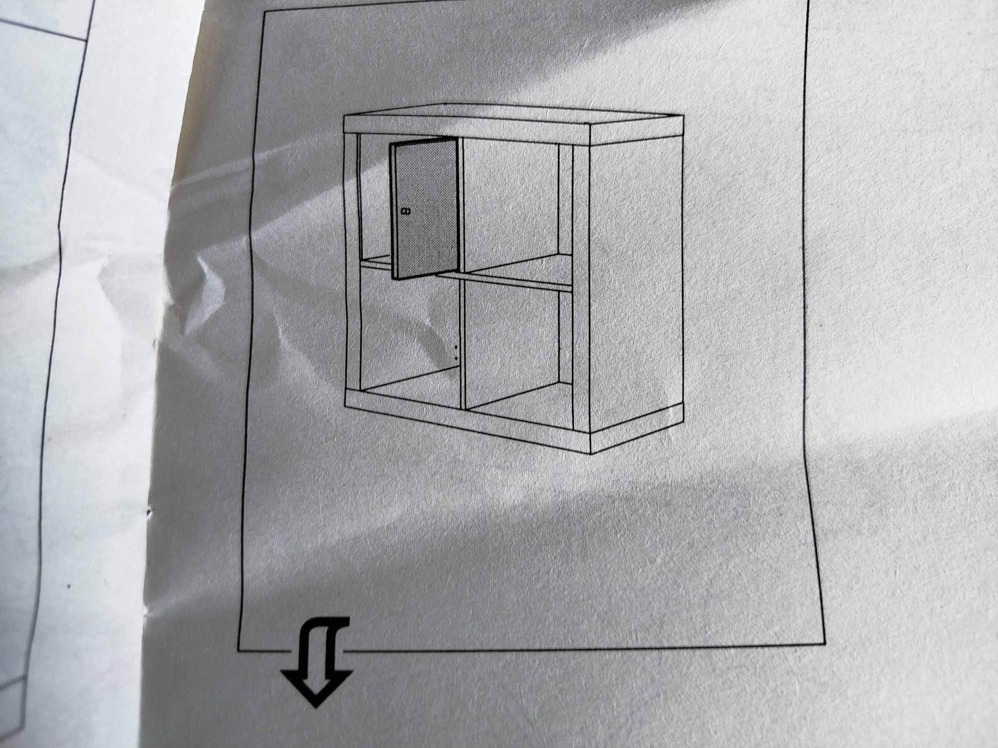 Wkład biały z drzwiami, kallax z Ikea. 33 na 33
33/33
Otwarty ale nie