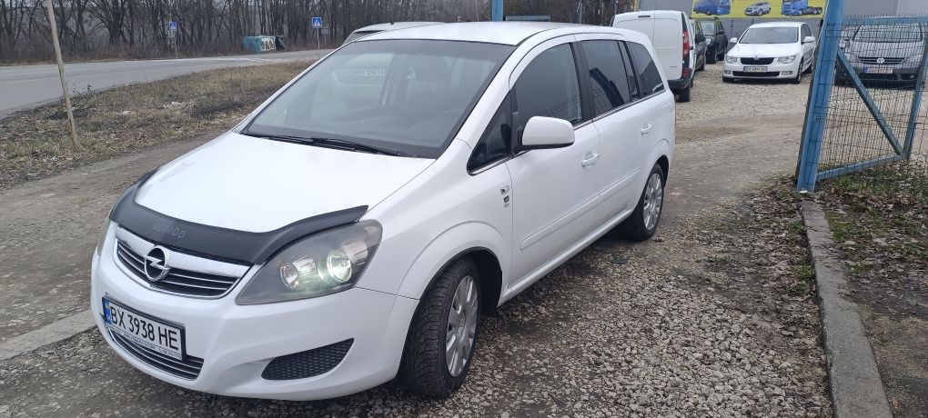 Продам opel zafira 2010 рік 1.7 дизель.